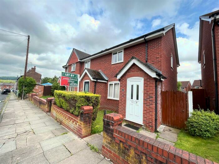 2 Bedroom Mews To Rent In John Street, Macclesfield, SK11