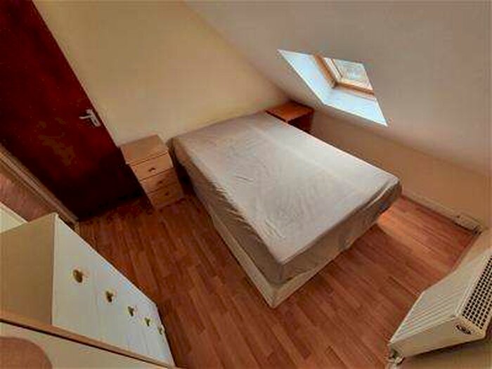 1 Bedroom Flat To Rent In Mundy Place, Cathays, Cardiff, CF24