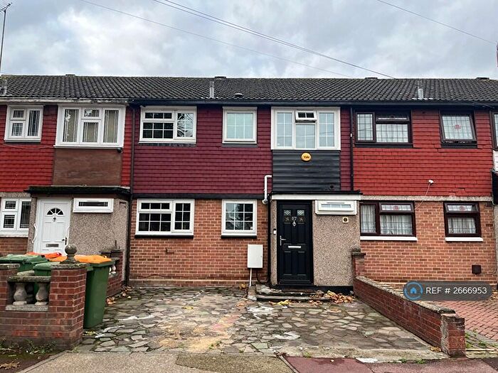 4 Bedroom Terraced House To Rent In Cleves Road, London, E6