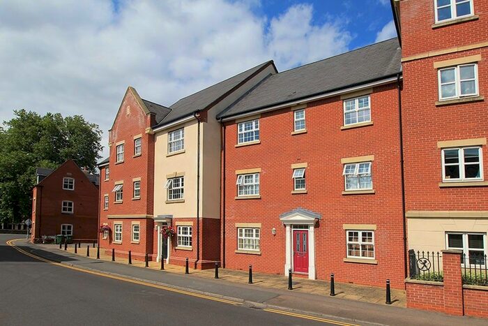 2 Bedroom Flat To Rent In Manor Gardens Close, Loughborough LE11