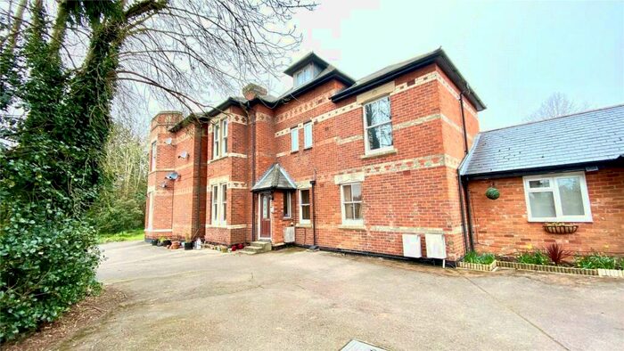 2 Bedroom Apartment To Rent In Coley Avenue, Reading, Berkshire, RG1