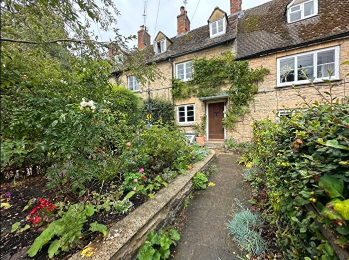 3 Bedroom Terraced House For Sale In Woodstock, Oxfordshire, OX20