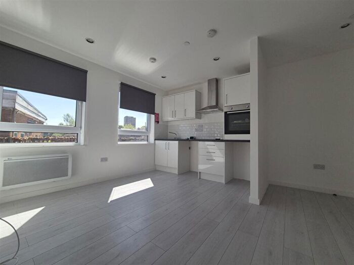 2 Bedroom Apartment To Rent In Flat Priest House, Priest House, Old Hill, B64