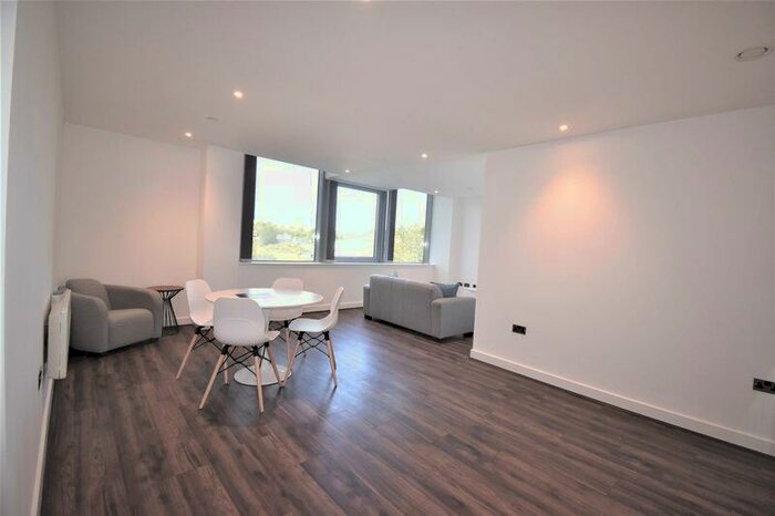 2 Bedroom Flat To Rent In Third Floor Churchill Place, Churchill Way, Basingstoke, RG21