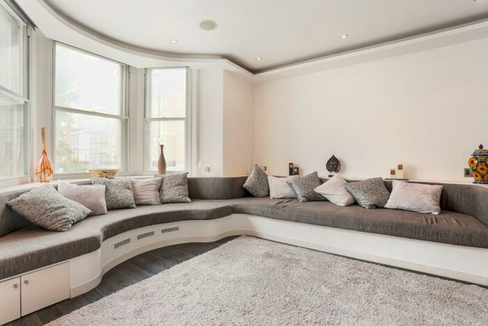 3 Bedroom Flat To Rent In Finborough Road London, SW10