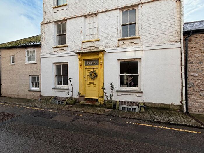 2 Bedroom Flat To Rent In St. Elmo, Marazion, TR17