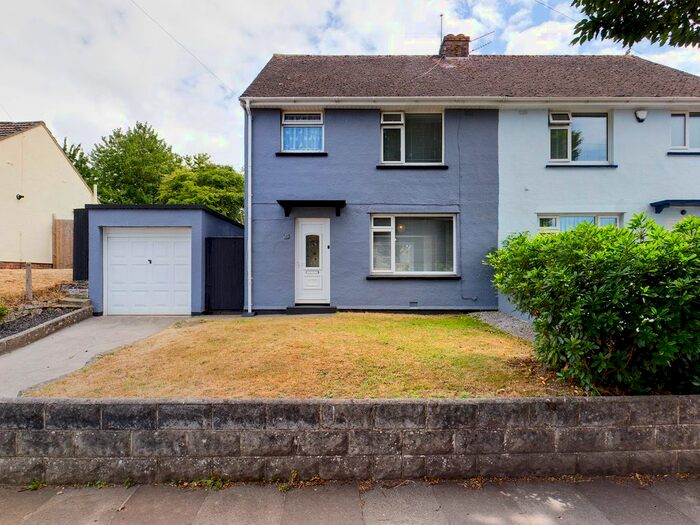 Houses for sale & to rent in TQ12 4BE, Queensway, Buckland And Milber