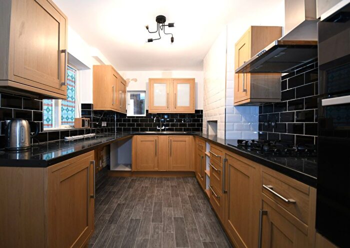 3 Bedroom Terraced House To Rent In Sutton Court Road, London, E13