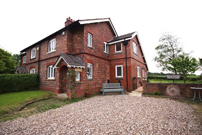 3 Bedroom Semi-Detached House For Sale In Daub Lane, Bispham, Ormskirk, L40