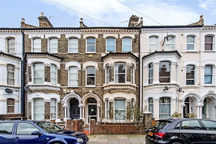 2 Bedroom Flat For Sale In Mayflower Road, Clapham, London, SW9