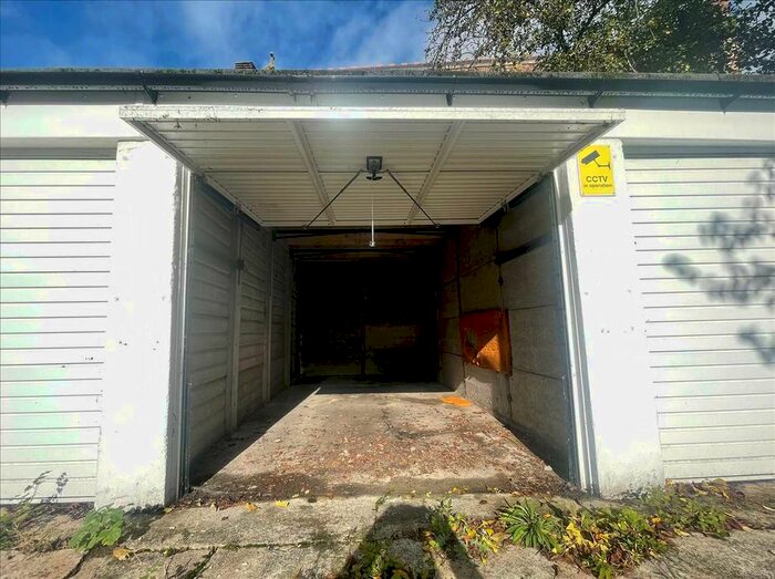 Parking/garage To Rent In Chetwynd Road, London, NW5