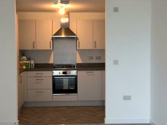 1 Bedroom Flat To Rent In Homington Avenue, Swindon, SN3