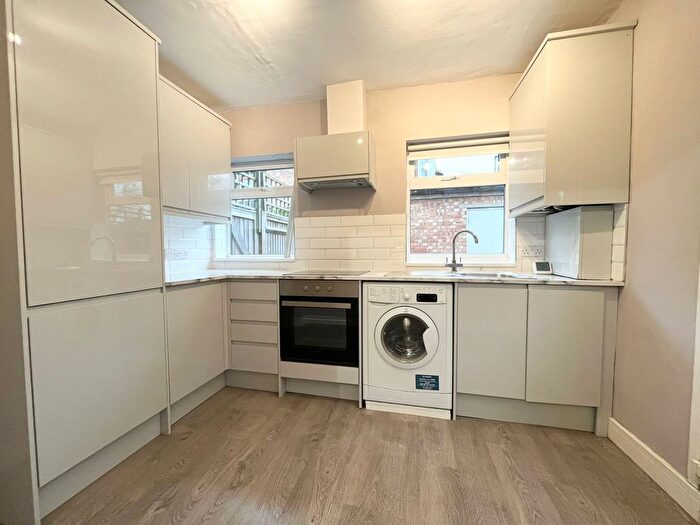 1 Bedroom Flat To Rent In Oak Lane, London, N2