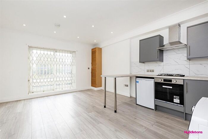 1 Bedroom Flat To Rent In Hercules Street, London, N7
