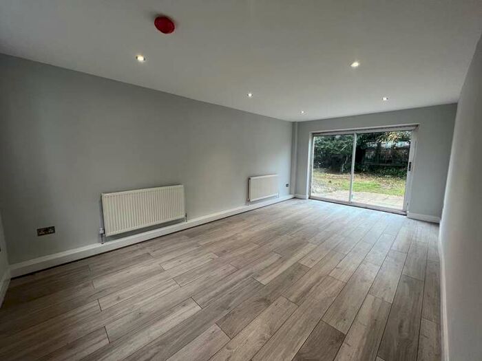 2 Bedroom End Of Terrace House To Rent In 218 Little Brays, Harlow, CM18