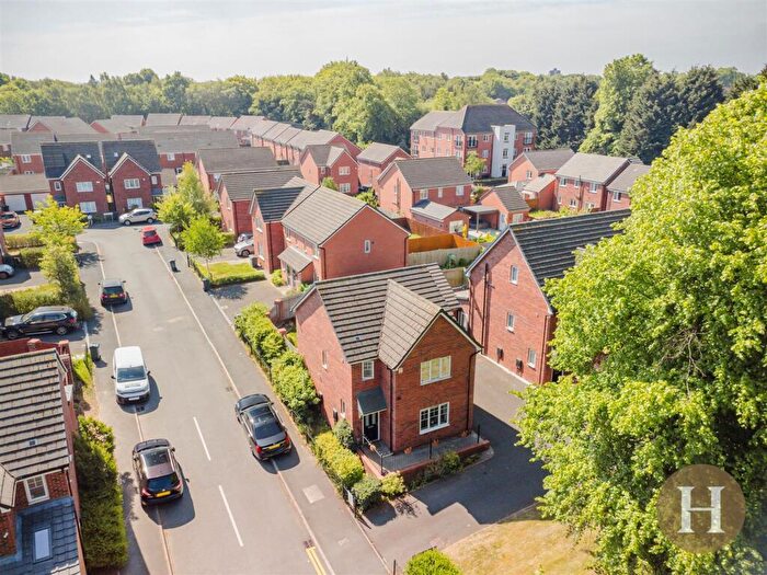 3 Bedroom Detached House For Sale In Bowler Road, Birmingham, B16