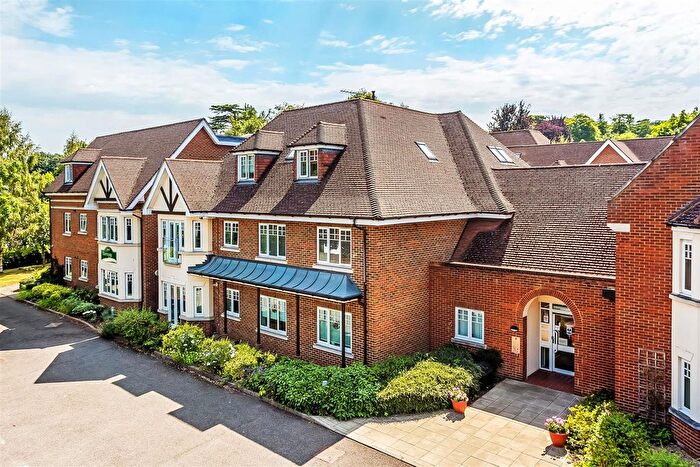 1 Bedroom Property For Sale In Harroway Manor, Fetcham, Leatherhead, KT22