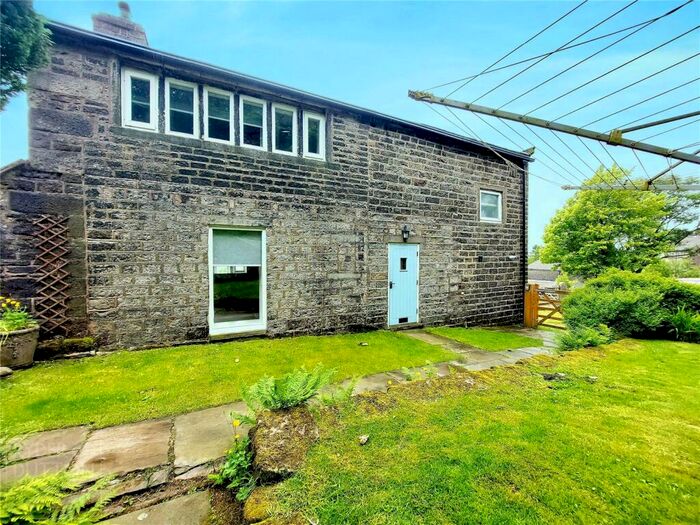 3 Bedroom Detached House To Rent In Pobgreen, Uppermill, Oldham, Greater Manchester, OL3