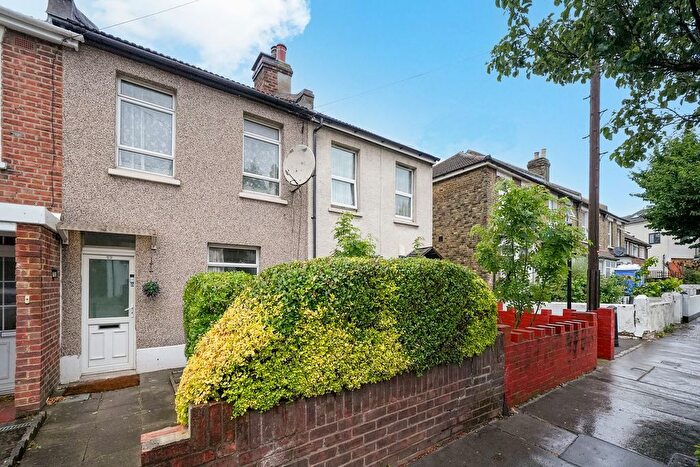 2 Bedroom Terraced House For Sale In Furze Road, Thornton Heath, CR7