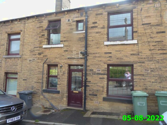 2 Bedroom Terraced House To Rent In Mount Road, HD7