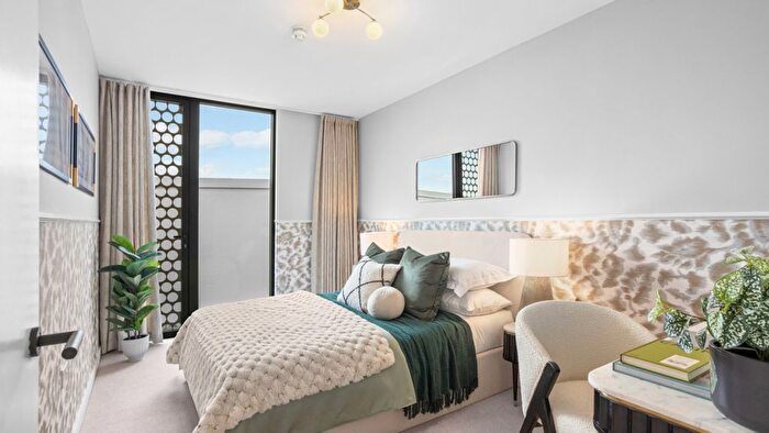 3 Bedroom Flat For Sale In West Parkside, London, SE10