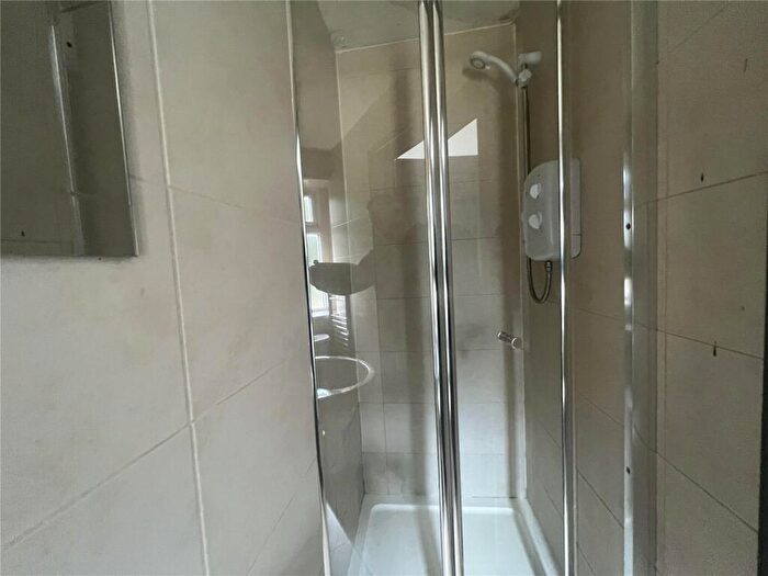 Apartment To Rent In Hunt Street, Old Town, Swindon, Wiltshire, SN1
