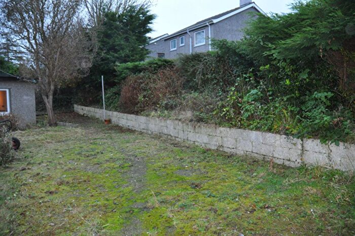 2 Bedroom Bungalow To Rent In Penysarn, LL69