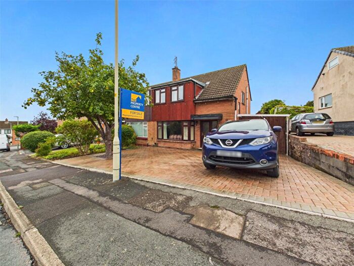 3 Bedroom Semi-Detached House For Sale In Winchester Drive, Tuffley, Gloucester, Gloucestershire, GL4