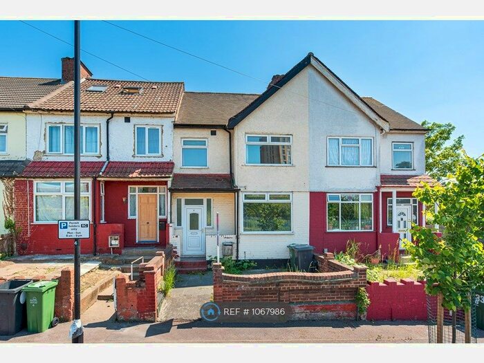 3 Bedroom Terraced House To Rent In Ruckholt Close, London, E10