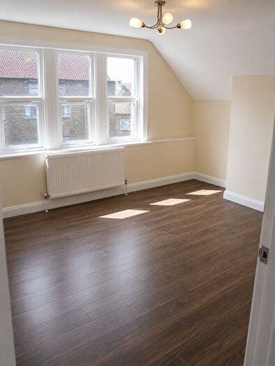 1 Bedroom Flat To Rent In Plashet Grove, East Ham, Newham, London, E6