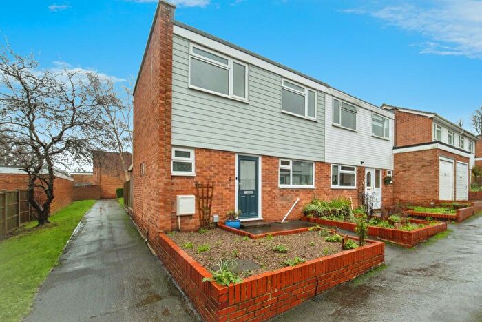2 Bedroom Semi Detached House For Sale In Irwell Close, Basingstoke, RG21