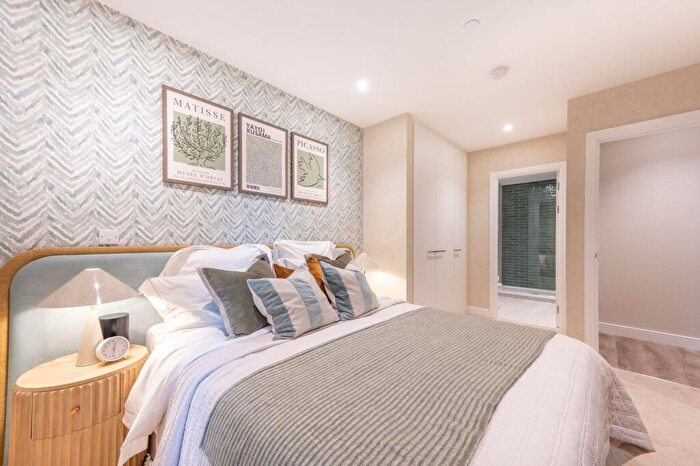 3 Bedroom Flat For Sale In Grand Union, Alperton, HA0
