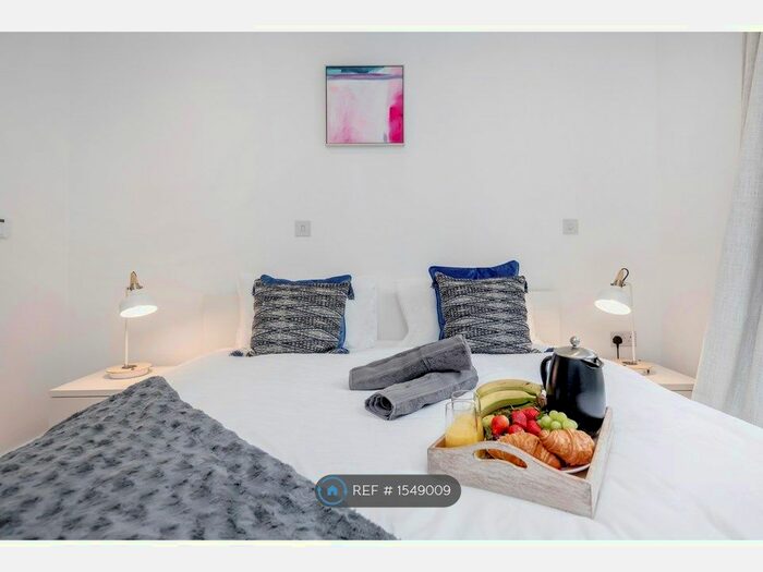 1 Bedroom Flat To Rent In Dance Square, London, EC1V