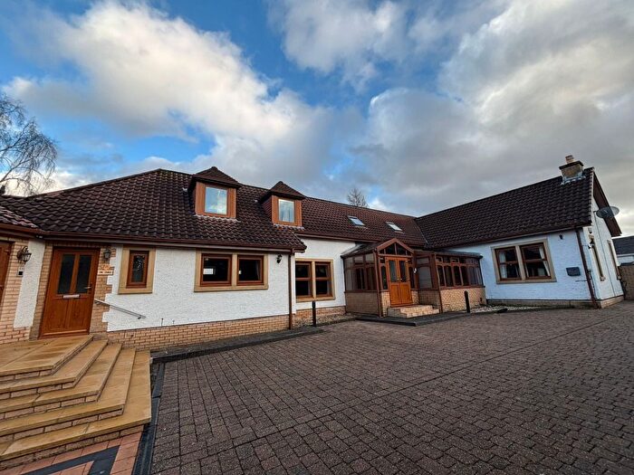 3 Bedroom Semi Detached House To Rent In Birkhill Road, King's Park, Stirling, FK7