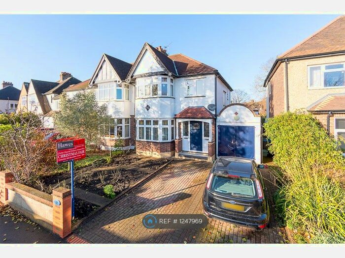 3 Bedroom Semi-Detached House To Rent In Kings Drive, Surbiton KT5
