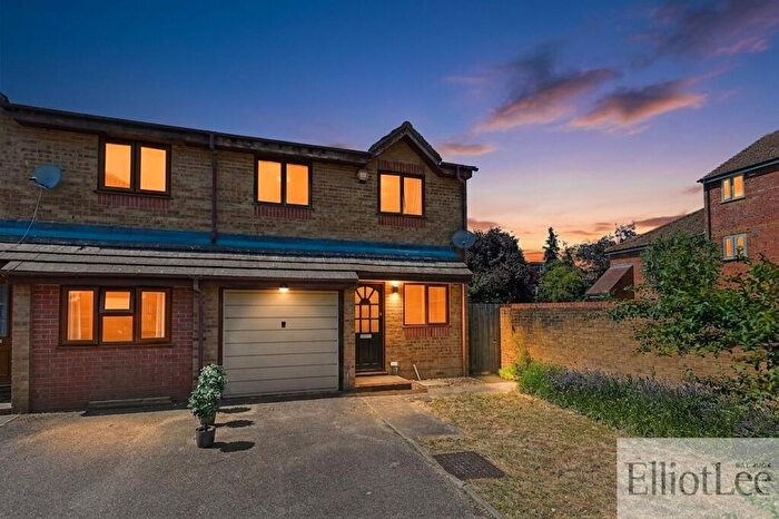 3 Bedroom End Of Terrace House For Sale In Brindley Close, Wembley, HA0