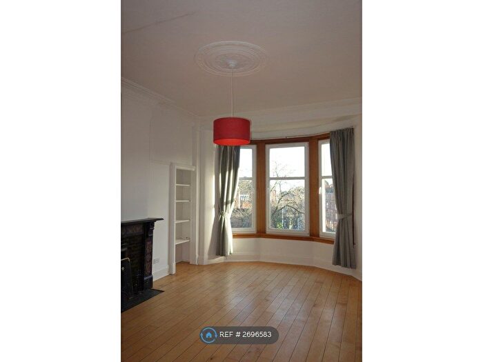 2 Bedroom Flat To Rent In Nithsdale Drive, Glasgow, G41