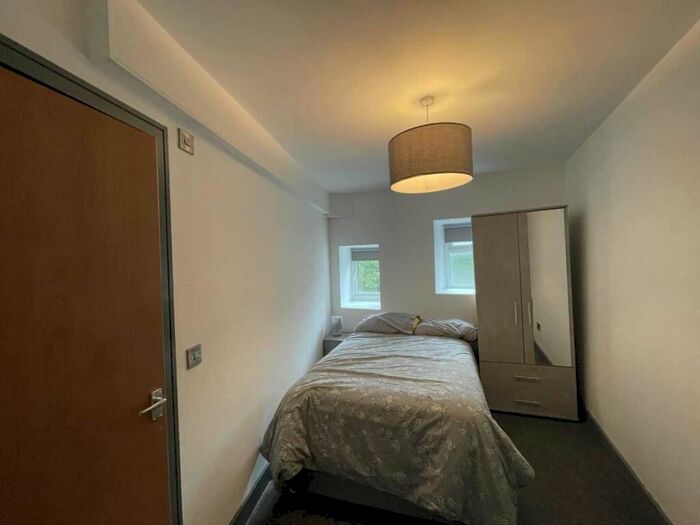 Flat To Rent In South Street, Keighley, West Yorkshire, BD21