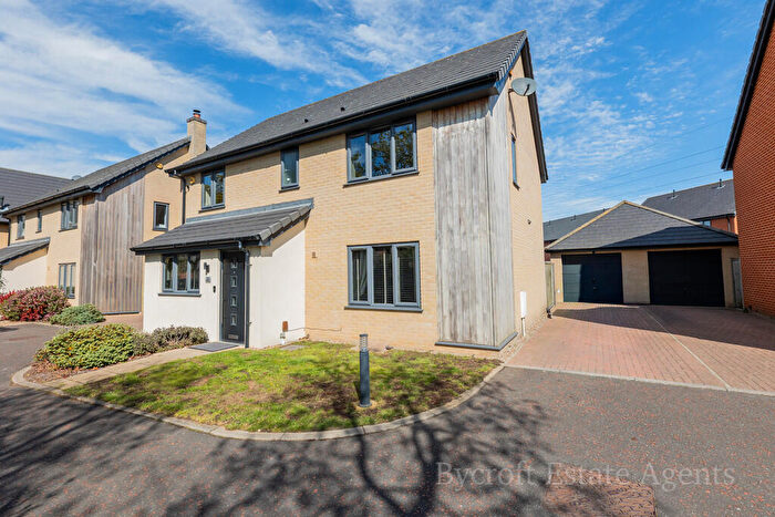 4 Bedroom Detached House For Sale In Hobart Close, Lowestoft, NR32