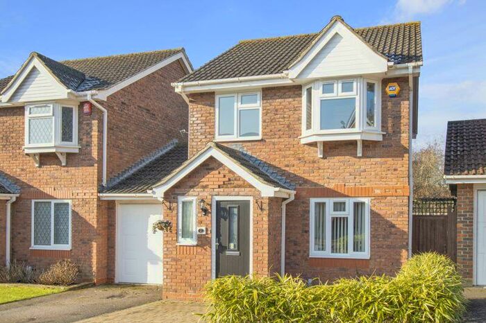 3 Bedroom Detached House To Rent In Hodgkin Close, Maidenbower, Crawley, RH10