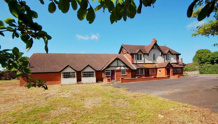 4 Bedroom Detached House For Sale In Main Road, Covenham St. Bartholomew, Louth, LN11