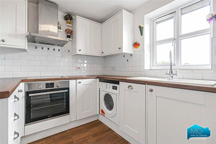 1 Bedroom Apartment To Rent In Stevenson Close, Barnet, Hertfordshire, EN5