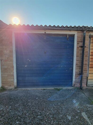 Garage / Parking To Rent In Rectory Farm Road, Sompting, Lancing, BN15