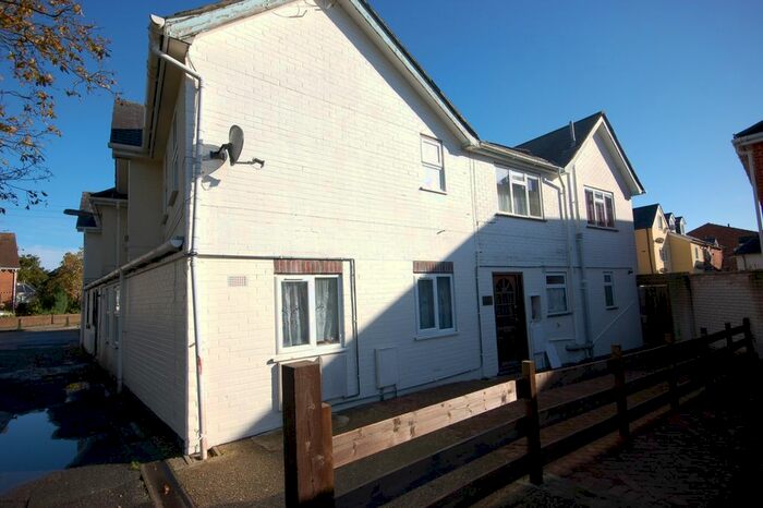 1 Bedroom Flat To Rent In Linden House, The Square, Pennington, Lymington, Hampshire, SO41