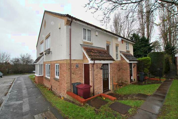 1 Bedroom Apartment To Rent In Waterloo Rise, Reading, RG2