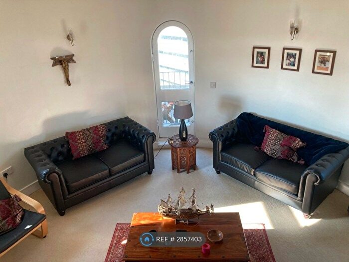 2 Bedroom Flat To Rent In Alexandra House, Leicester, LE1