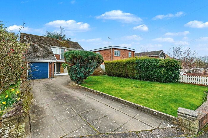 3 Bedroom Property For Sale In Quentin Drive, Dudley, West Midlands, DY1