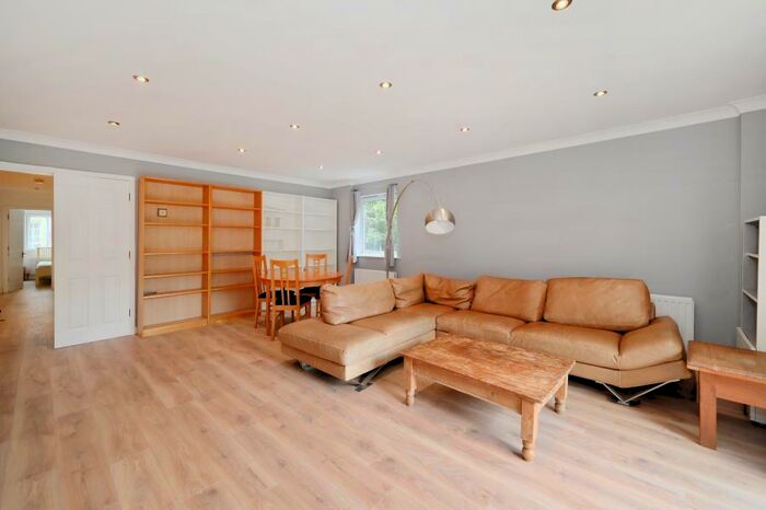 2 Bedroom Apartment To Rent In Lamb Court Narrow Street Limehouse, E14