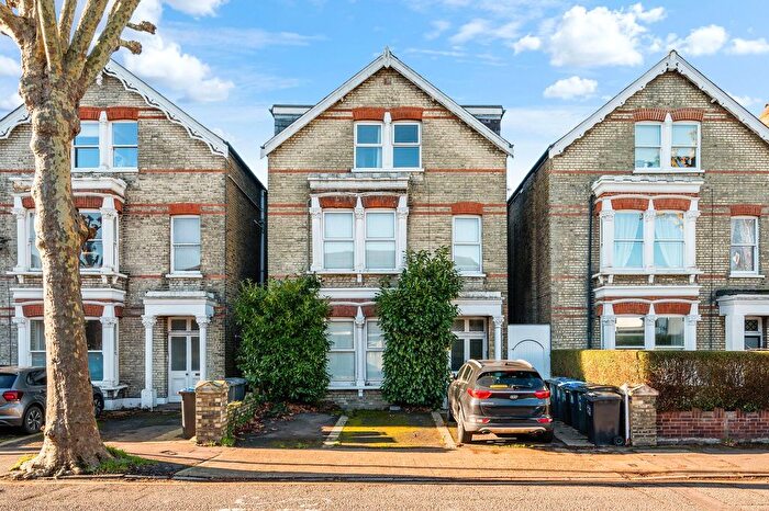 2 Bedroom Flat To Rent In Beaufort Road, Kingston Upon Thames, KT1