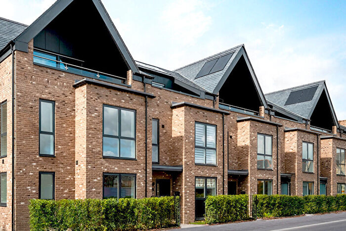 4 Bedroom Mews For Sale In Macclesfield, SK10